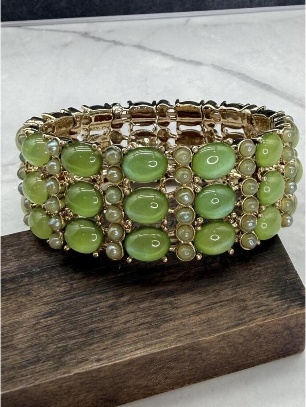 Monet - Vintage Gold Tone Stretch Bracelet in Green - Picture 6 of 6